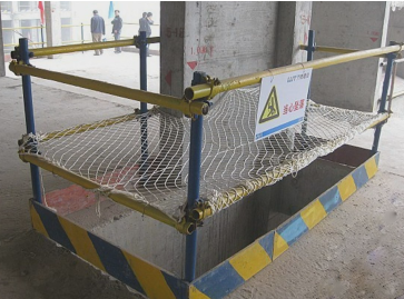 二級建造師考試建筑工程施工安全管理：洞口、臨邊防護